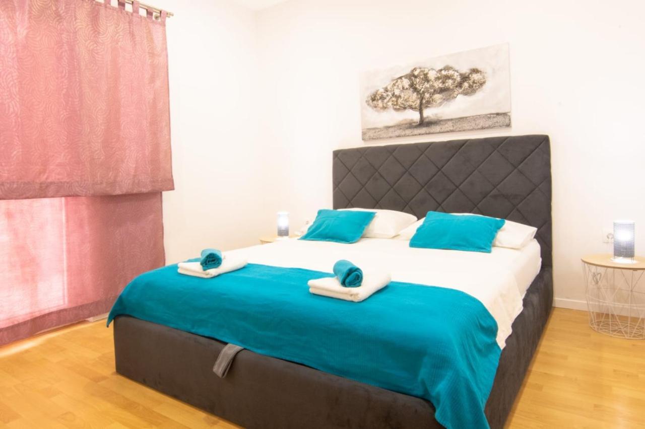 Apartment Cvita Free Beach Parking Makarska Esterno foto